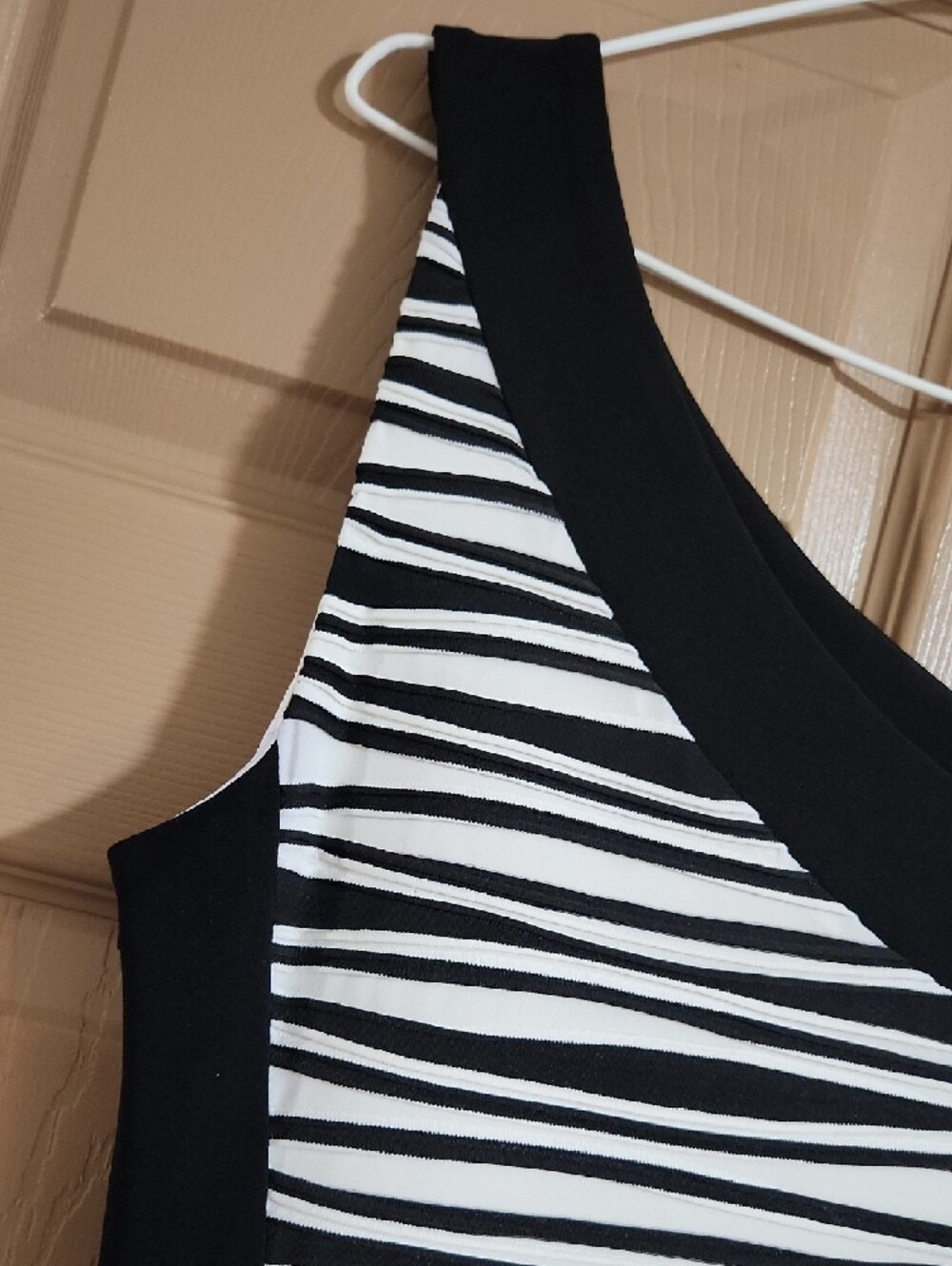 Joseph Ribkoff One-Shoulder Black & White Zebra-Stripe Sheath Dress Sz 12 - Picture 11 of 14